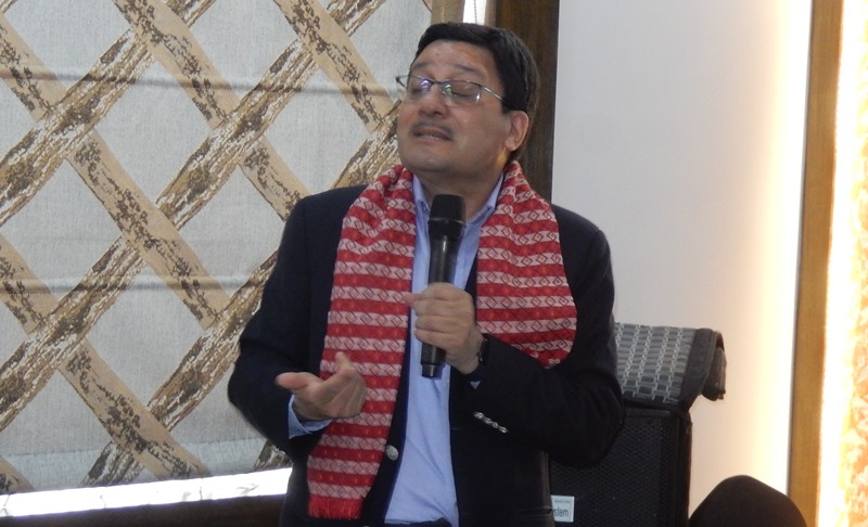 अनुगमन गर्ने कर्मचारी लोभलालचमा पर्नेगरेकाले सहकारीको नियमन प्रभावकारी हुन नसकेको : पूर्व सचिव मैनाली